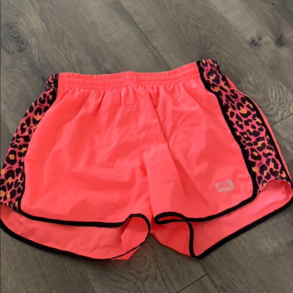 💗 Bright neon running shorts